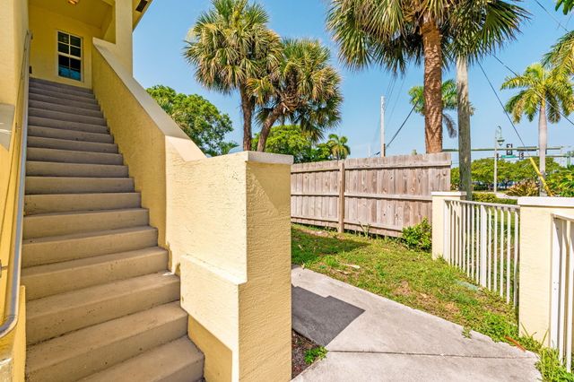 56 W 12th Street C, Riviera Beach, FL 33404