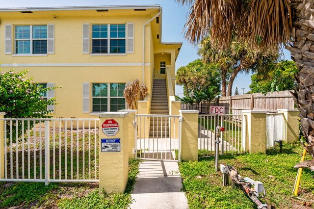 56 W 12th Street C, Riviera Beach, FL 33404