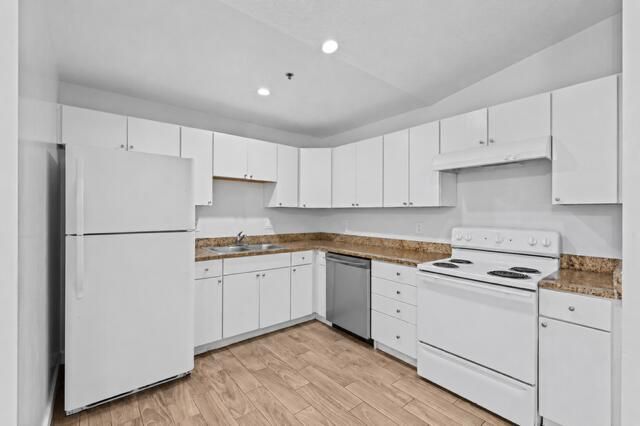 56 W 12th Street C, Riviera Beach, FL 33404