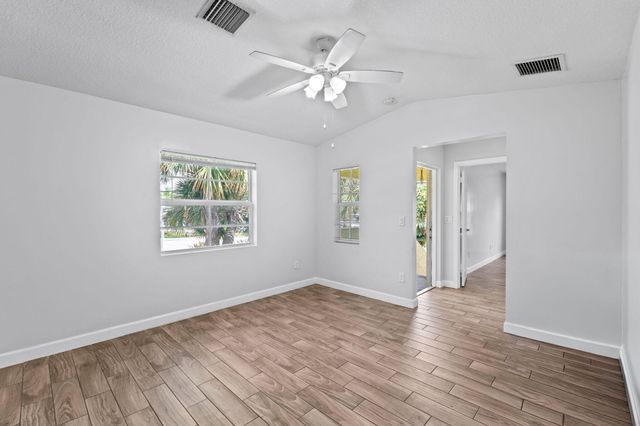 56 W 12th Street C, Riviera Beach, FL 33404