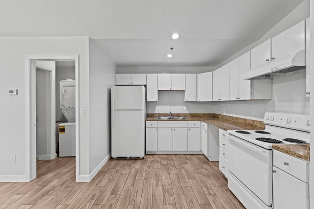 56 W 12th Street C, Riviera Beach, FL 33404