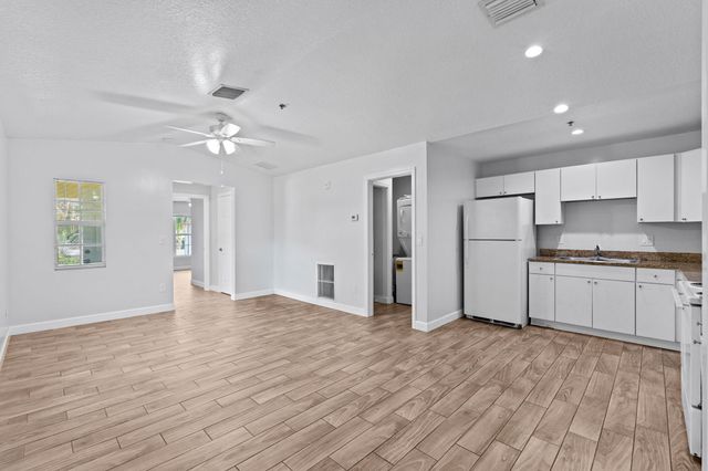 56 W 12th Street C, Riviera Beach, FL 33404