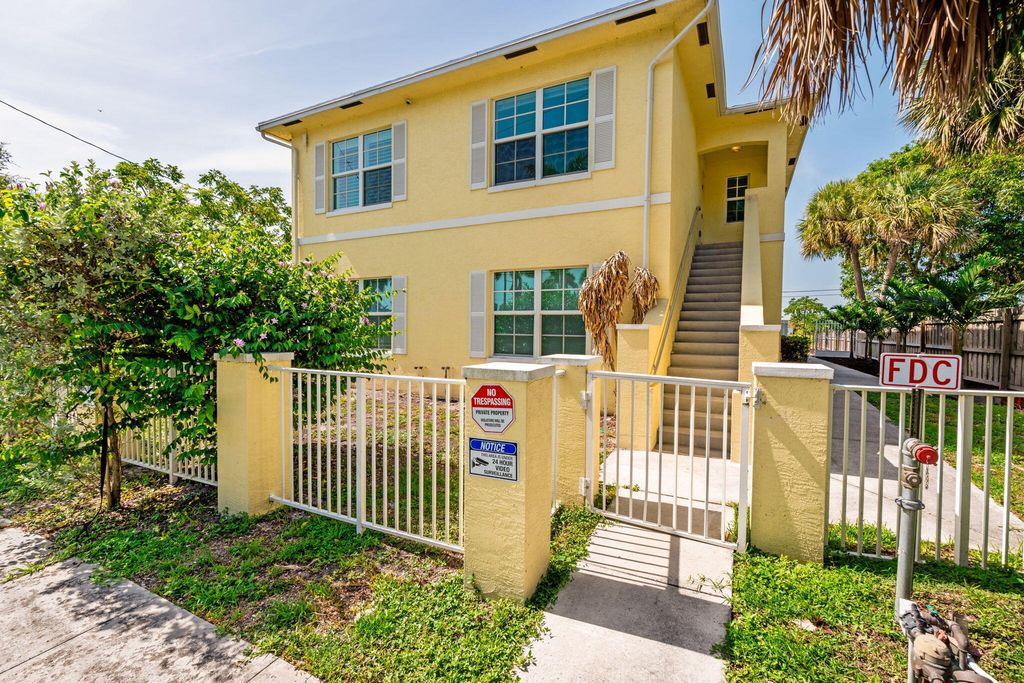 56 W 12th Street C, Riviera Beach, FL 33404
