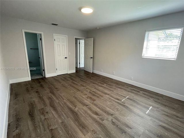 10751 SW 48th St, Davie, FL 33328