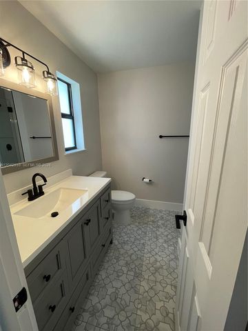 10751 SW 48th St, Davie, FL 33328