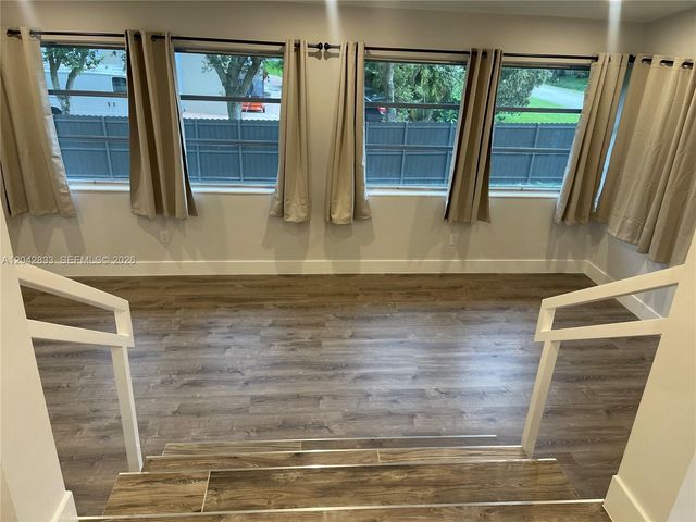 10751 SW 48th St, Davie, FL 33328