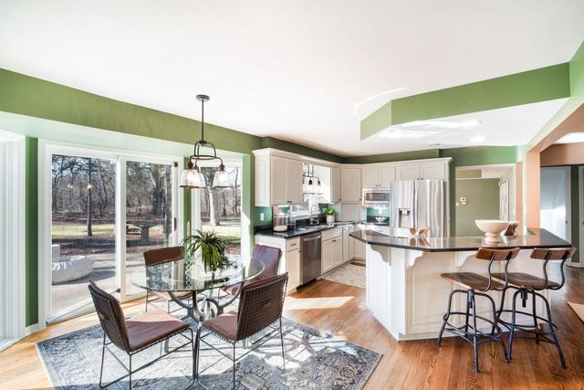 N59W38235 Mainland DRIVE, Oconomowoc, WI 53066