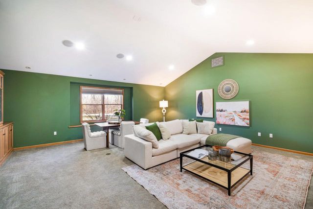 N59W38235 Mainland DRIVE, Oconomowoc, WI 53066