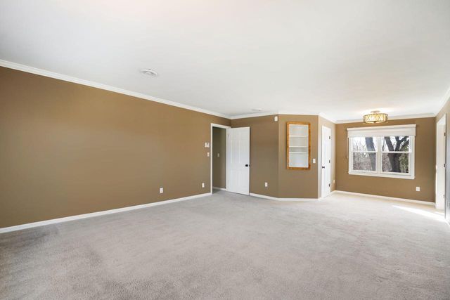 N59W38235 Mainland DRIVE, Oconomowoc, WI 53066