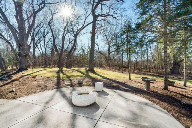 N59W38235 Mainland DRIVE, Oconomowoc, WI 53066