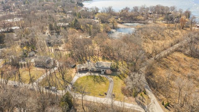 N59W38235 Mainland DRIVE, Oconomowoc, WI 53066