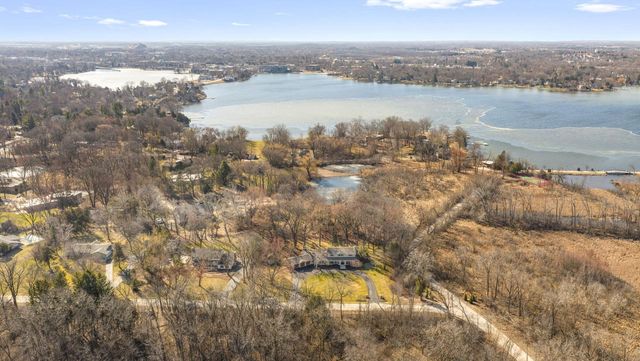 N59W38235 Mainland DRIVE, Oconomowoc, WI 53066