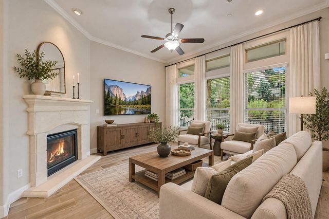 204 Maxwell WAY, Austin, TX 78738