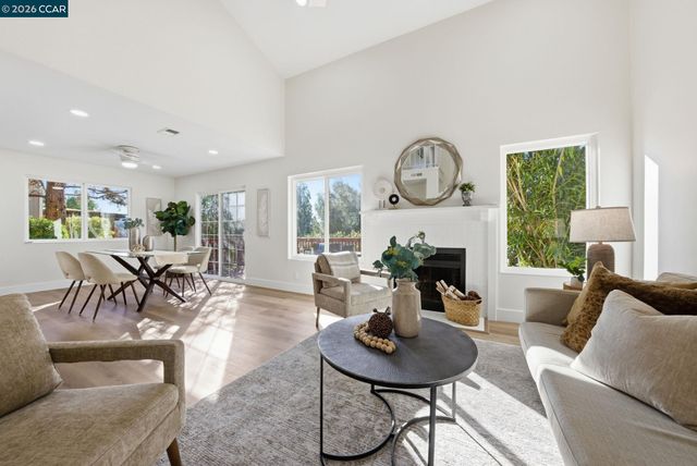 4852 Starflower Dr, Martinez, CA 94553