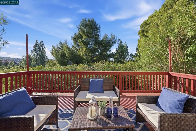 4852 Starflower Dr, Martinez, CA 94553