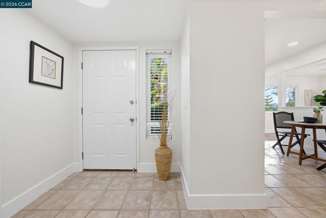 4852 Starflower Dr, Martinez, CA 94553