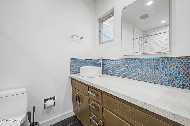 2126 S LA ROSA Drive, Tempe, AZ 85282