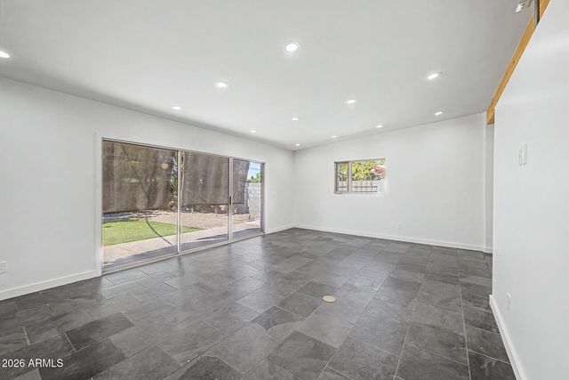 2126 S LA ROSA Drive, Tempe, AZ 85282