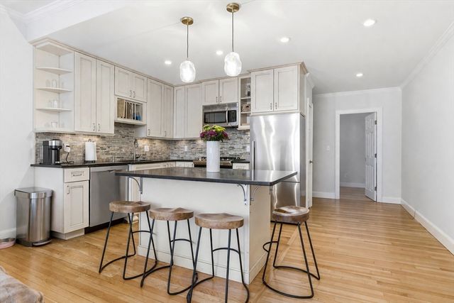 234 Marlborough St 1, Boston, MA 02116