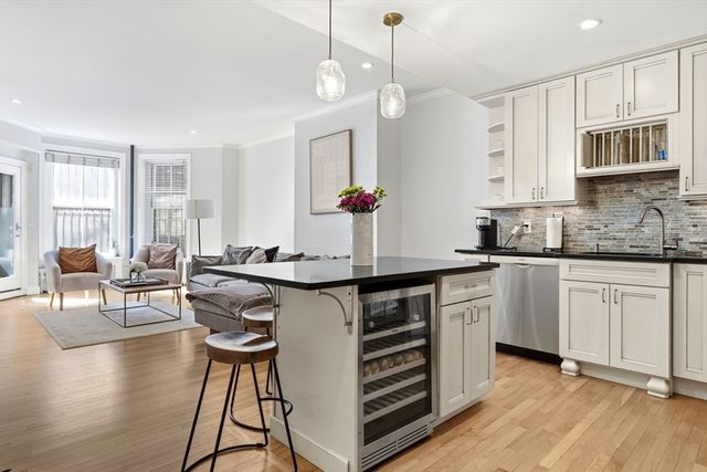 234 Marlborough St 1, Boston, MA 02116