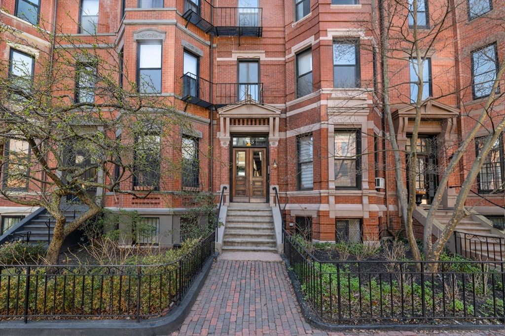 234 Marlborough St 1, Boston, MA 02116