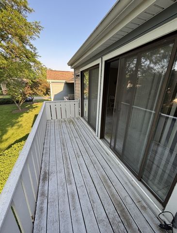 1544 Williamsburg Drive B2, Schaumburg, IL 60193