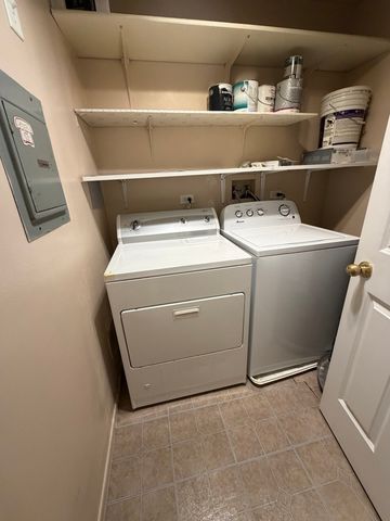 1544 Williamsburg Drive B2, Schaumburg, IL 60193