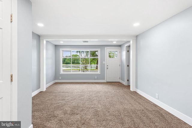 2105 LAKESIDE DR, Williamstown, NJ 08094