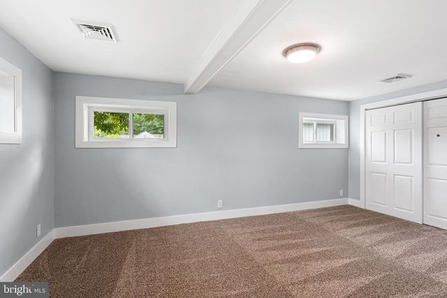2105 LAKESIDE DR, Williamstown, NJ 08094