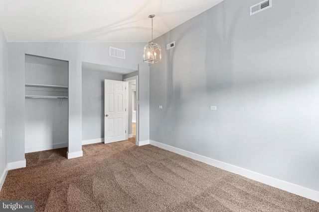 2105 LAKESIDE DR, Williamstown, NJ 08094