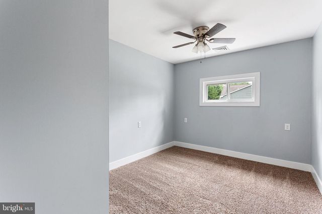 2105 LAKESIDE DR, Williamstown, NJ 08094