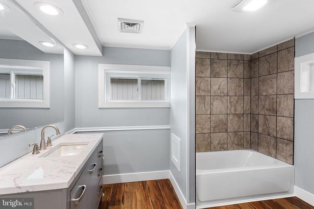2105 LAKESIDE DR, Williamstown, NJ 08094