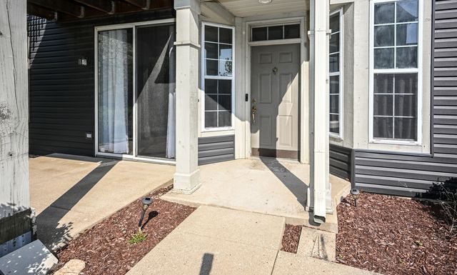 150 E Lake Ridge Drive, Glendale Heights, IL 60139