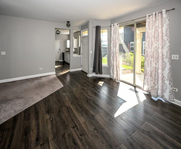 150 E Lake Ridge Drive, Glendale Heights, IL 60139