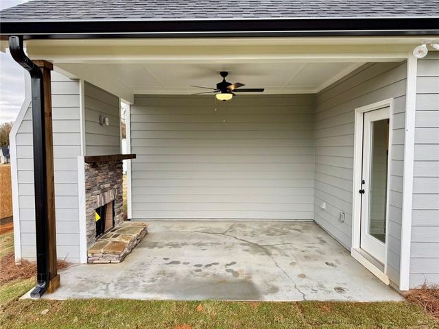 6458 Plantation Station Drive Drive, Lula, GA 30554