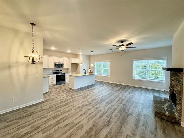 6458 Plantation Station Drive Drive, Lula, GA 30554
