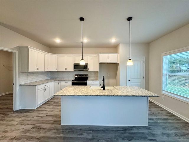 6458 Plantation Station Drive Drive, Lula, GA 30554