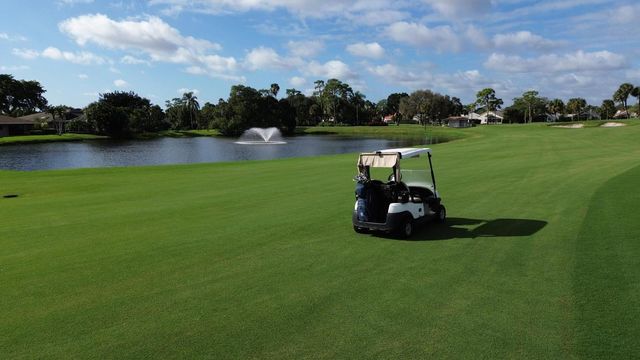 6691 S Pine Court, Palm Beach Gardens, FL 33418