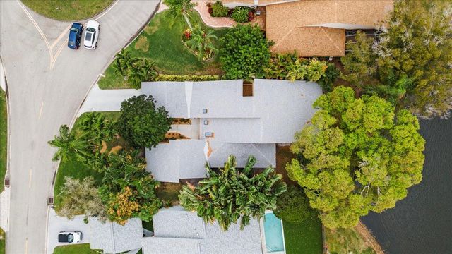 6691 S Pine Court, Palm Beach Gardens, FL 33418