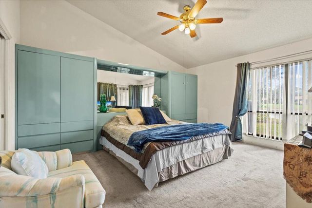 6691 S Pine Court, Palm Beach Gardens, FL 33418