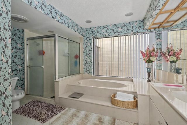 6691 S Pine Court, Palm Beach Gardens, FL 33418