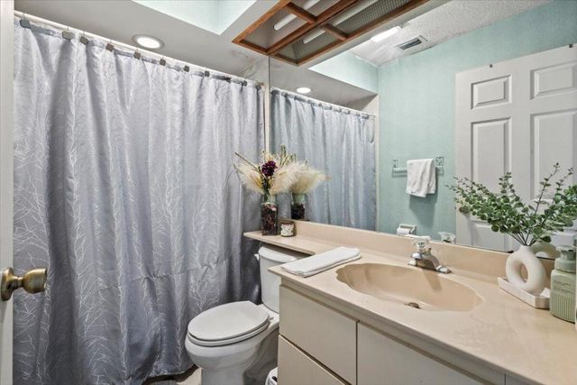 6691 S Pine Court, Palm Beach Gardens, FL 33418