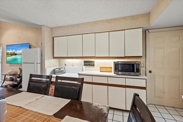 6691 S Pine Court, Palm Beach Gardens, FL 33418