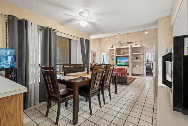 6691 S Pine Court, Palm Beach Gardens, FL 33418