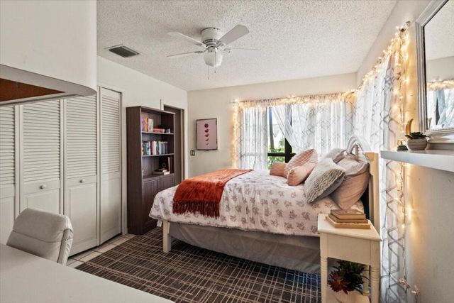 6691 S Pine Court, Palm Beach Gardens, FL 33418