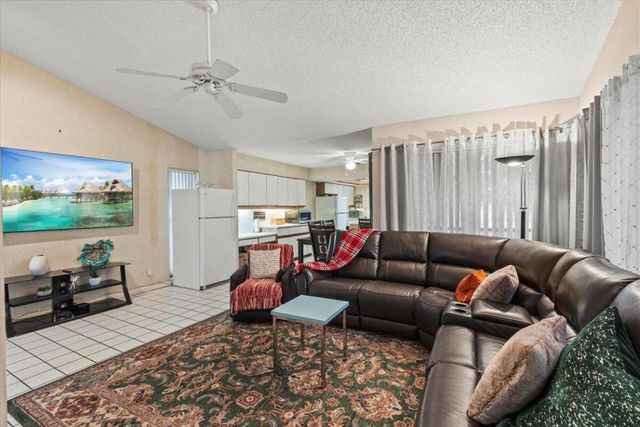 6691 S Pine Court, Palm Beach Gardens, FL 33418