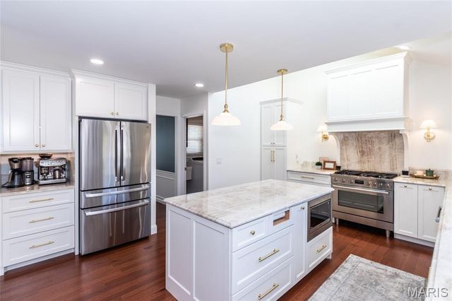 14715 Timberway Court, Chesterfield, MO 63017