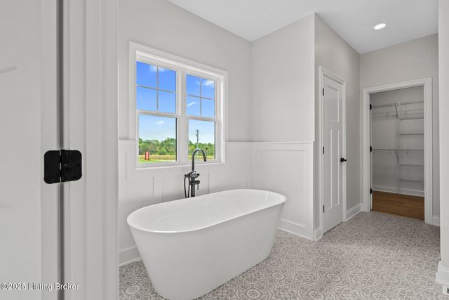 32 Dalton Dr, Fisherville, KY 40023