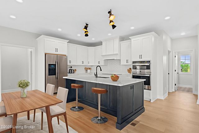 32 Dalton Dr, Fisherville, KY 40023