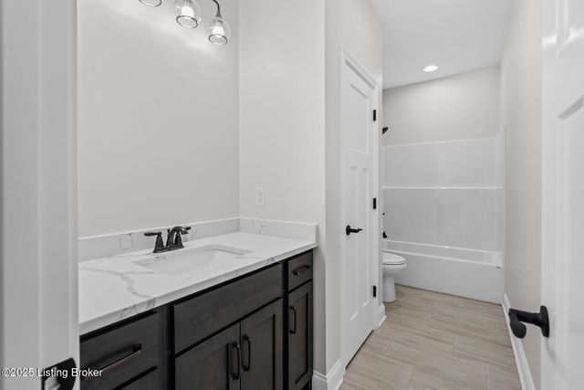 32 Dalton Dr, Fisherville, KY 40023